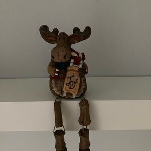 Moose shelf sitter